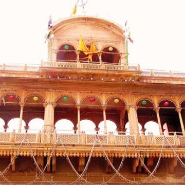 Banke Bihari Temple, temple architecture, Rajasthani style, Vrindavan, sacred site