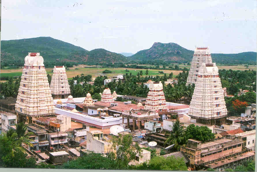 Rameswaram Temple, Dravidian architecture, Hindu temples, Tamil Nadu, sacred sites, temple complex, gopurams, pilgrimage site, religious architecture, India