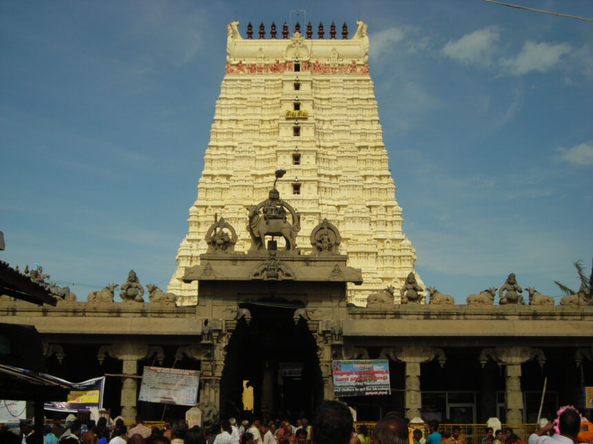 Rameshwaram Temple, gopuram, Dravidian architecture, Hindu temple, Tamil Nadu, religious site, temple entrance, mythological sculptures, temple carvings, pilgrimage site, devotees