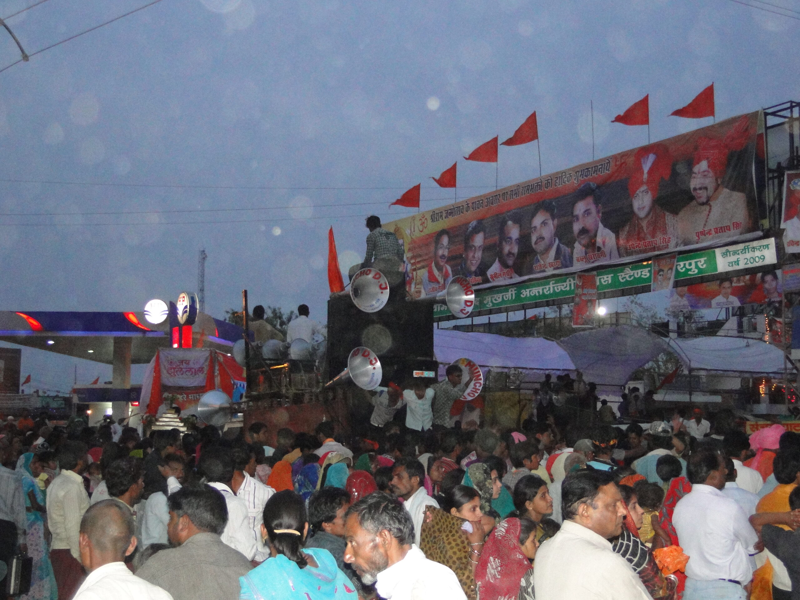 Ramnavami, Raipur, festival crowd, religious celebration, evening gathering