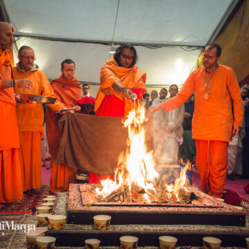 Yajna, Rigveda, Vedic Ritual, Agni Mantra, Havan, Fire Ceremony, Hinduism, Vedic Chanting, Divine Protection, Spiritual Defense, Bhakti Marga